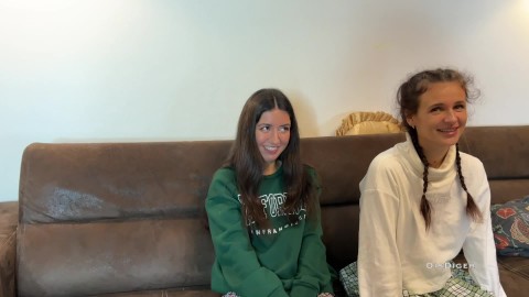 İki Utangaç Kızı Çok Sert Sikmek İçin Yoldan Düşürdük