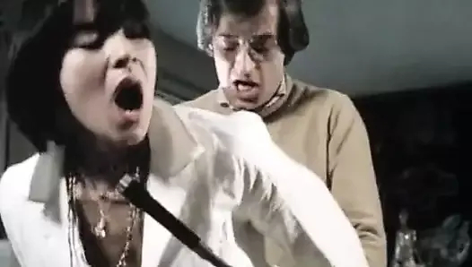 kadın kliniğindeki aşırılıklar - Full Vintage Alman Pornosu