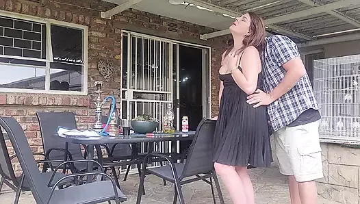 Üvey oğlumla verandada sikiştiğimize inanamıyorum