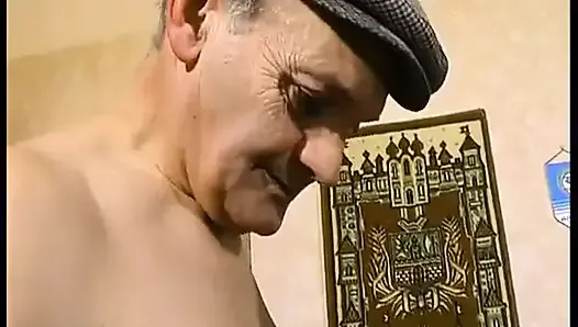 Çapkın dede, olgun dulu tatmin etmeye niyetli