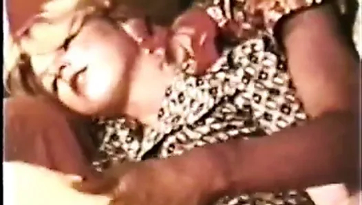 siyah ve beyaz orgy lezbiyen sahne