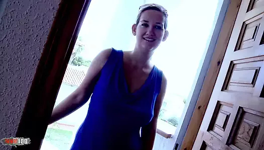 lezzetli milya ile sikişbüyük doğal göğüsleri olan Fransız bir kız