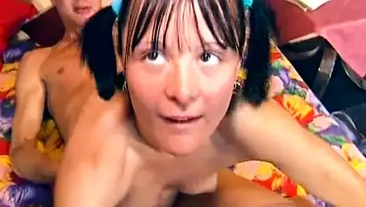 sevimli Alman genç içecekler atma sonra ateşli sikiş