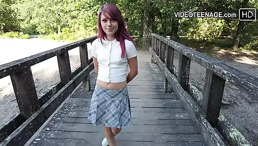 18 yaşındaki güzel kız ilk porno iş görüşmesini yapıyor