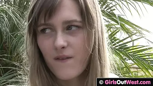 arka bahçede azgın sıska amatör kız fena sikildi