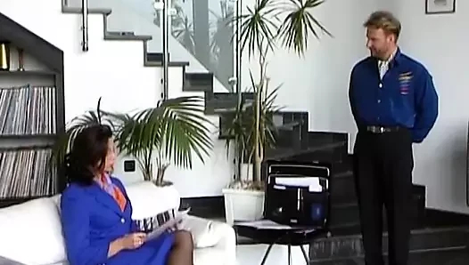 Çekici Alman kaşar kıçından büyük penis