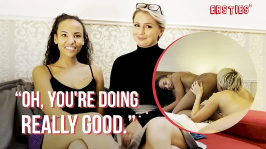 Ersties - Lezbiyen Arkadaşlar Kittina & Romy Sırayla Birbirlerini Arkadan Yiyorlar