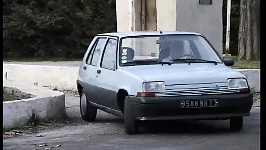 ateşli sarışın Fransız bebek bir büyük çük içinde ona göt