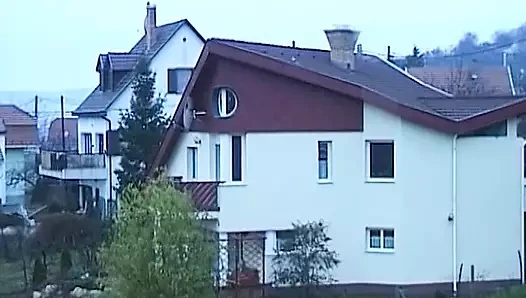 Slutty Alman sarışın wrecked içinde ateşli toplu tecavüz eylem