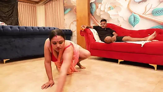 Malik ko hizmetçi se pyar satın alıyor, bundan sonra pura dhamal