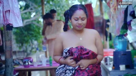 Tharki Ev Sahibi ve Hizmetkarı sert sikiş Hintçe Ses için eşlerini paylaşıyor (Tam Film )