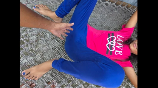 Sıkı Amı taytından taşan hint üvey kız kardeşine acımıyor