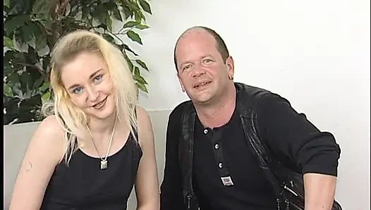 Sıcak Sarışın Sikişti