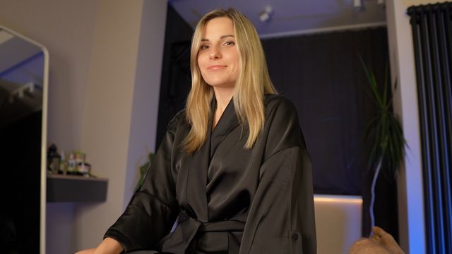 Azgın üvey anne, penisinde neyin yanlış olduğunu öğreniyor.